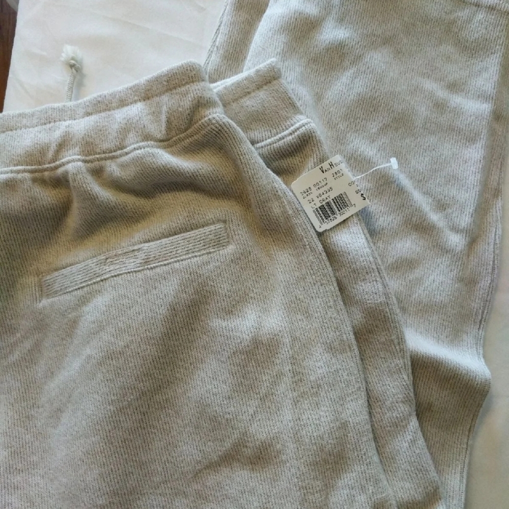 size M.  Van Heusen men's sweatpants